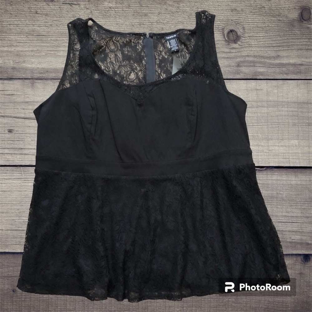 TORRID 5x Lace Peplum Shirt NWT